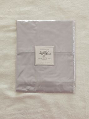 Restoration Hardware 464 100% Egyptian Cotton Pillowcases (2) - Ash colour